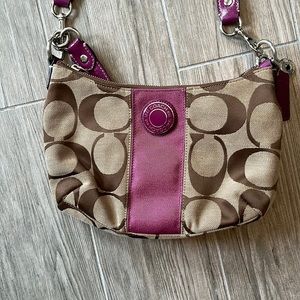 EUC Coach Signature Stripe purse, purple trim. Shoulder strap or handle option.